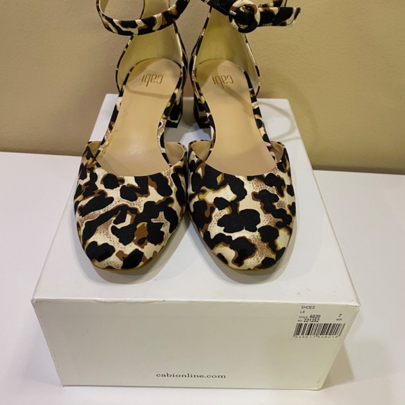 Cabi 6020 Kiki Ankle Strap Leopard Print Block Kitten Heels size 7M - Picture 10 of 11